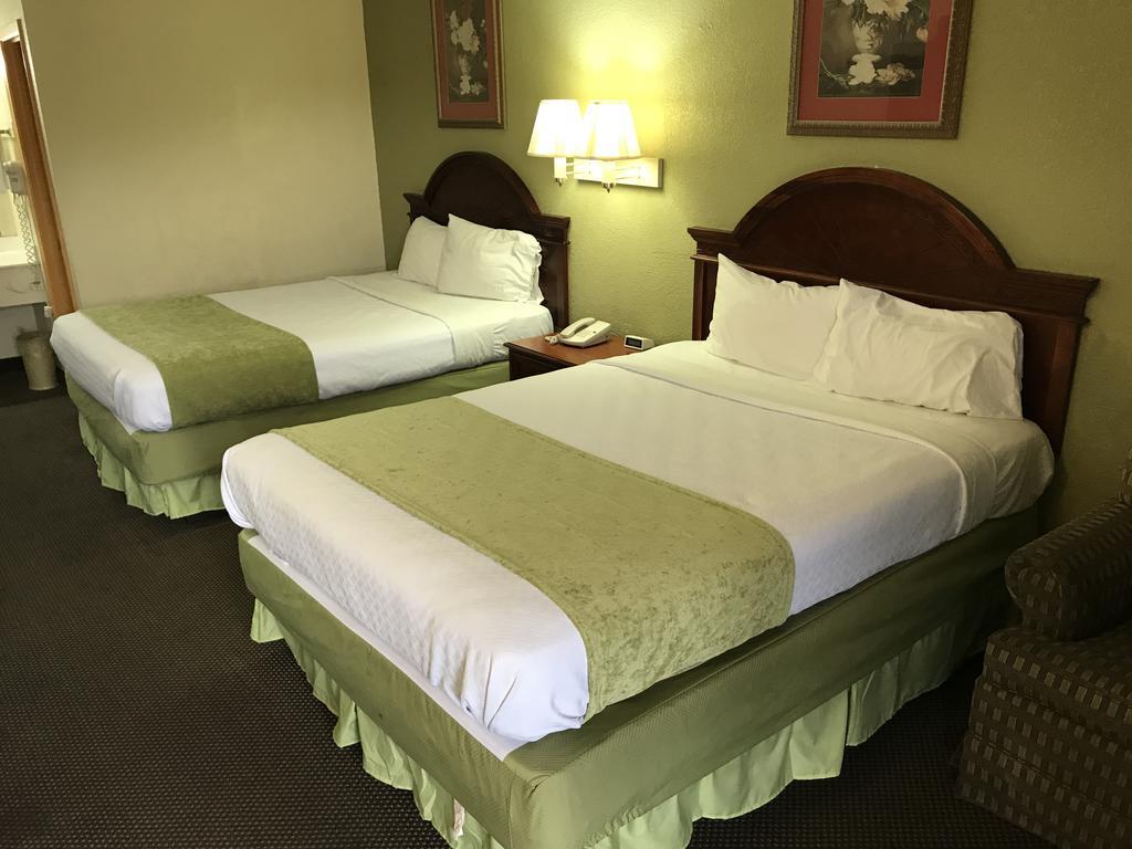 Diamond Inn Форрест-Сити Экстерьер фото